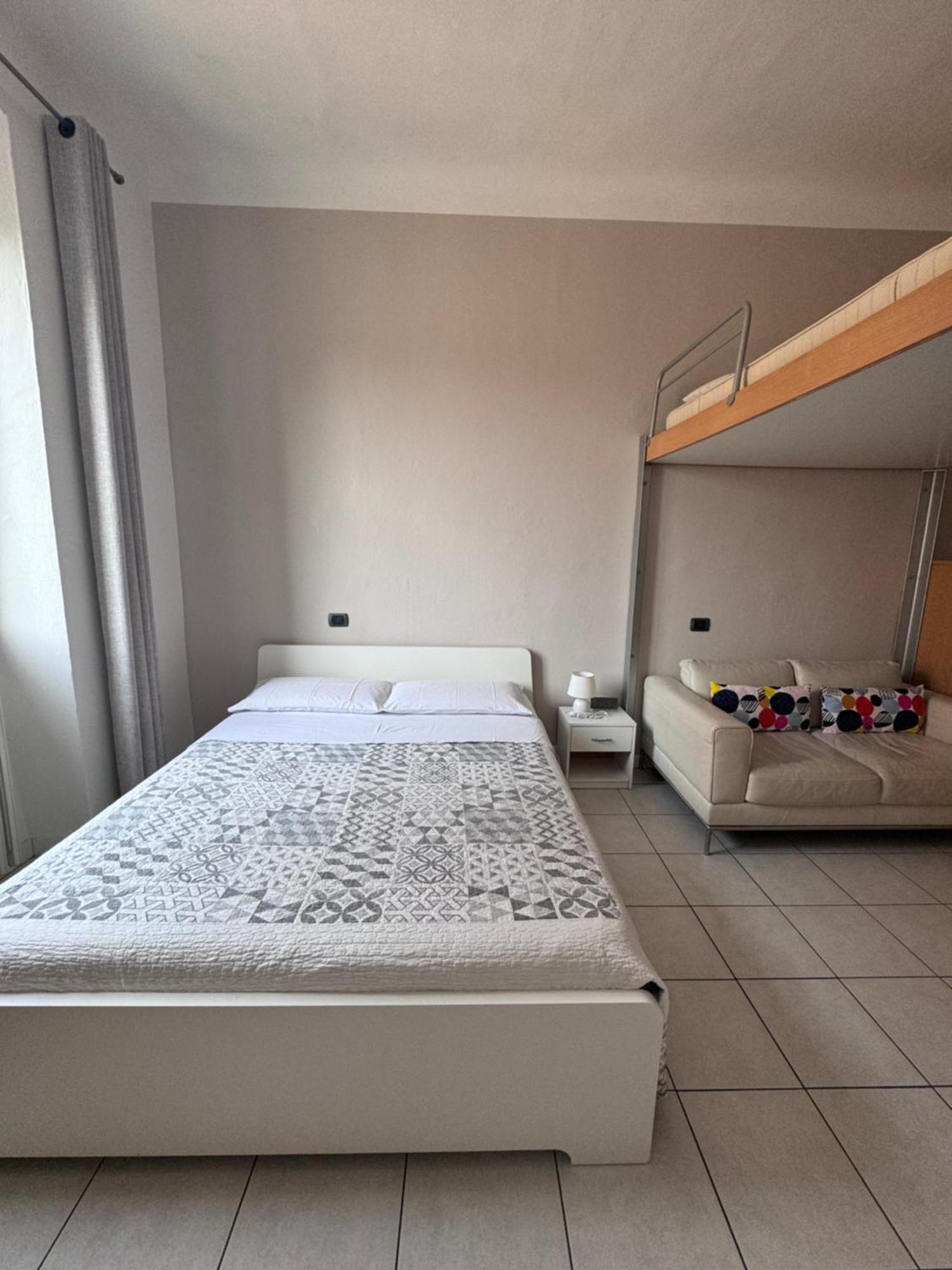 Apartamento Sawasdee 37 Monza Exterior foto